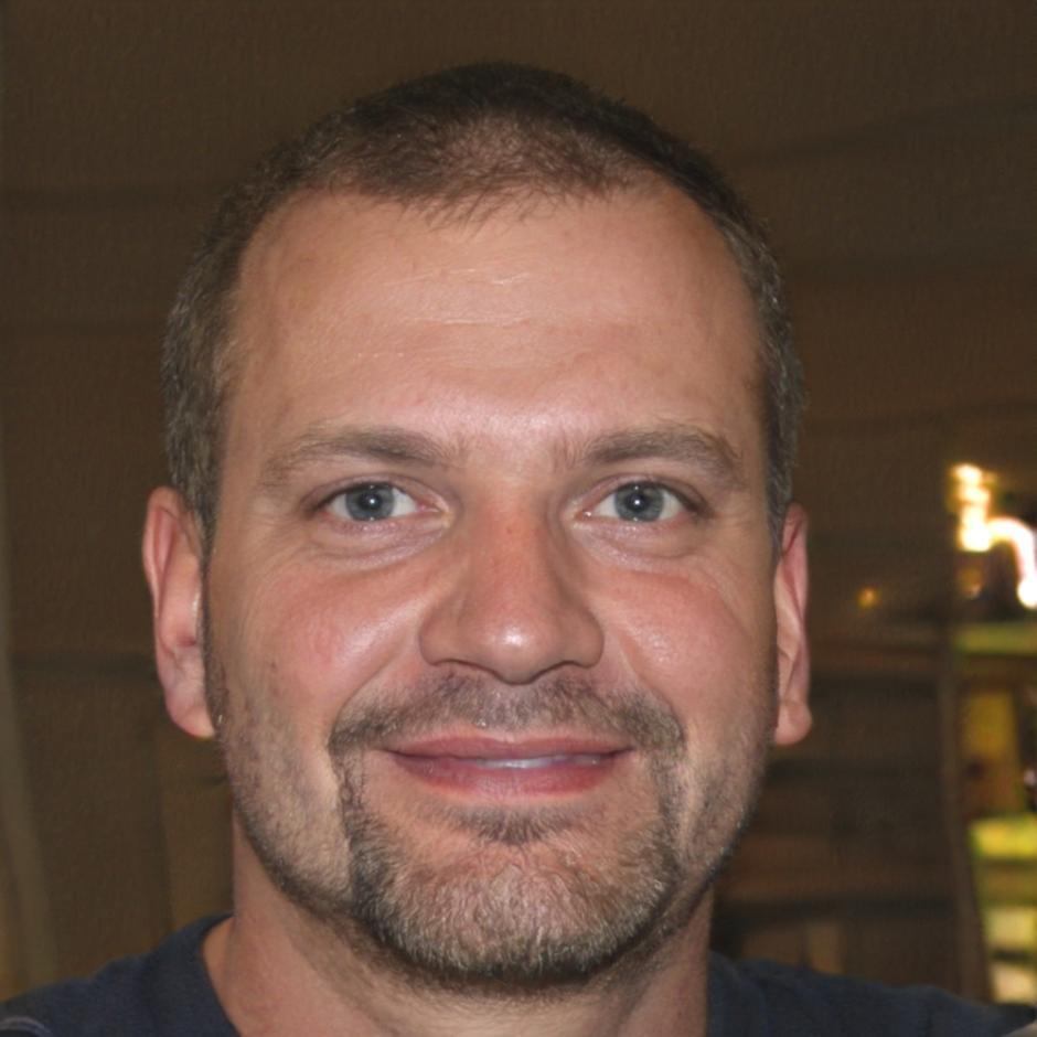 Portrait de Marc Dubois, Directeur Stratégique Senior
